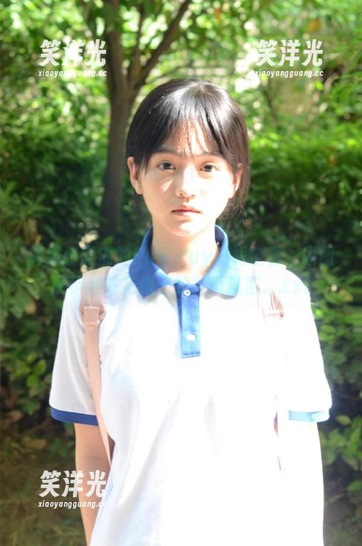 Puy Puy 高级感满满的Puy Puy短裙全套,原图展示她如花似玉的时尚风范。.txt